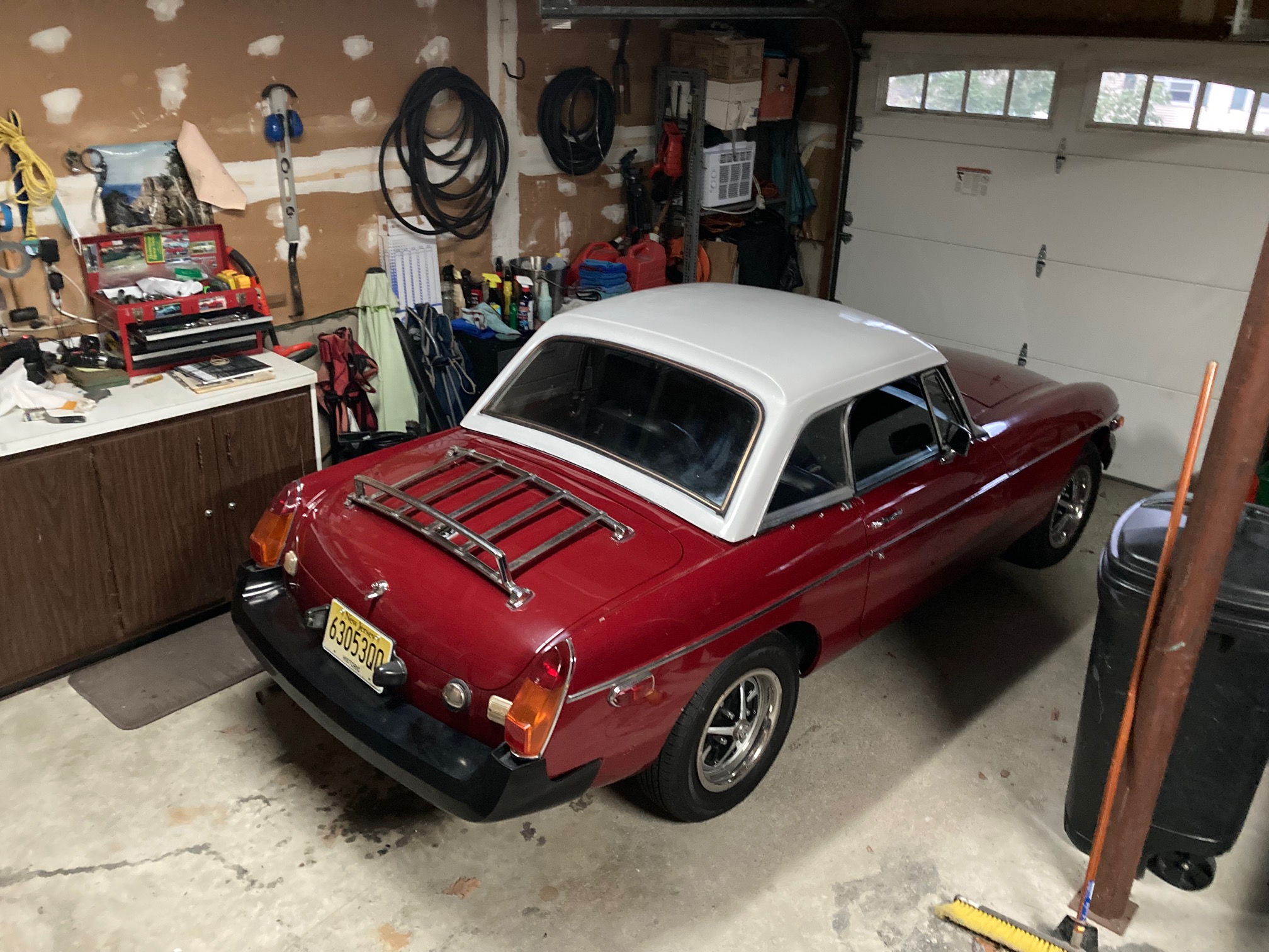 1977 MGB with and without hardtop, 2023 (2).jpg
