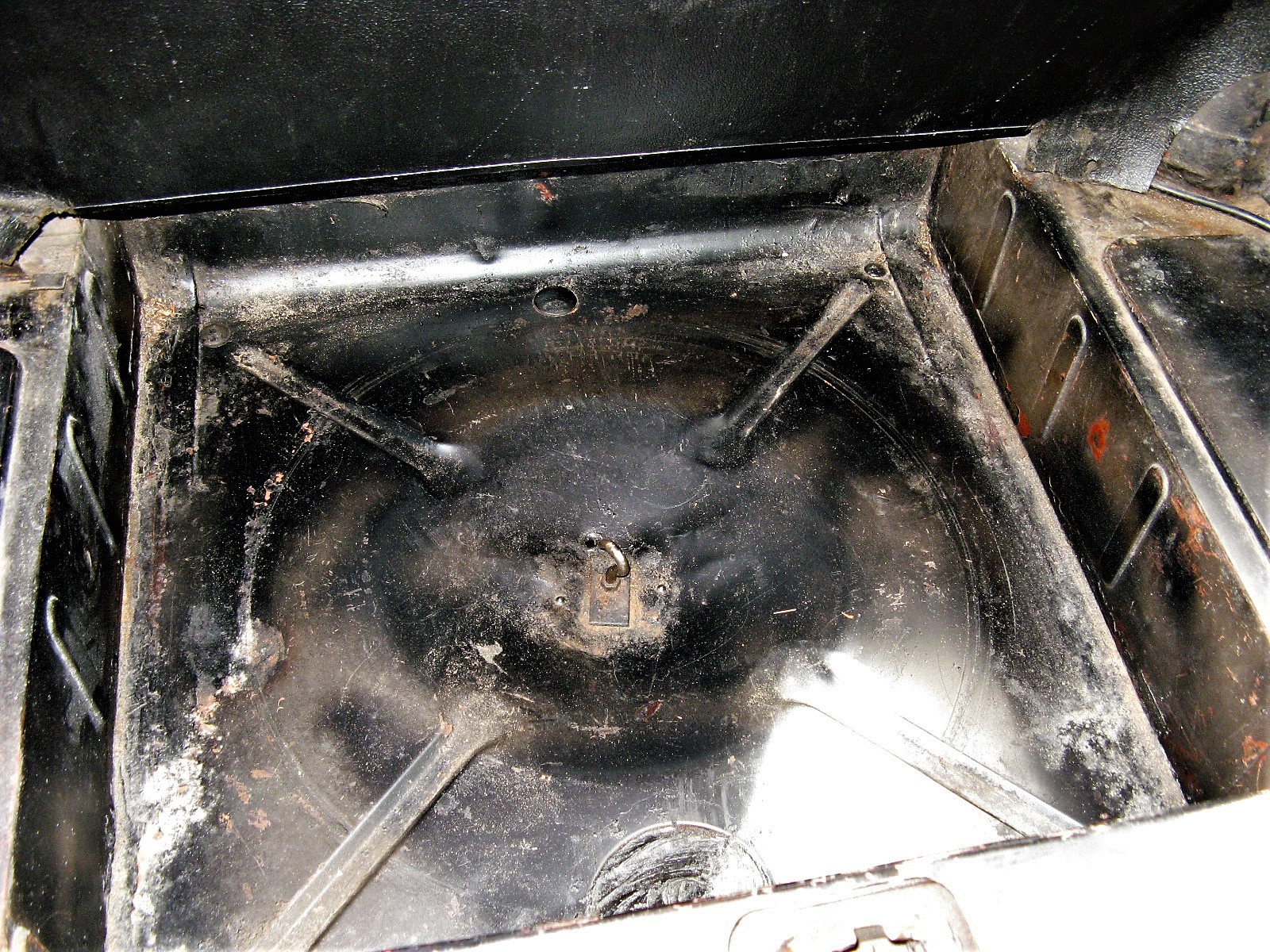 TR6 trunk floor.jpg