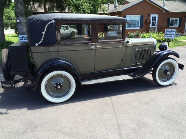 1928-chevy-4-door-sedan-imperial-landau-1.jpg