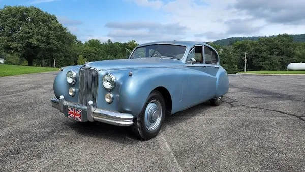1955 Jaguar Mk VII.png