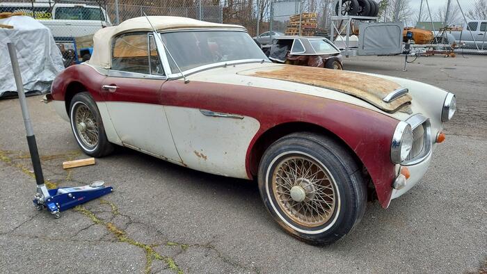 1966_Austin_Healey_3000_BJ8_White_Maroon_Jake_V_003.jpg