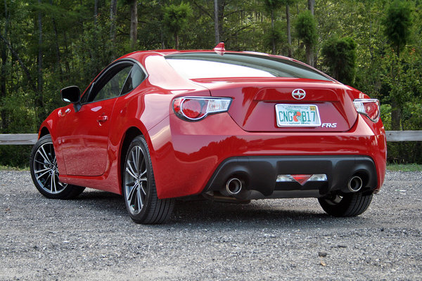 2015-scion-fr-s---driven-5_600x0w.jpg