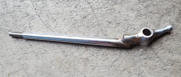 2016-11-13 13.46.56 - 7.5 inches from hole to threads.jpg