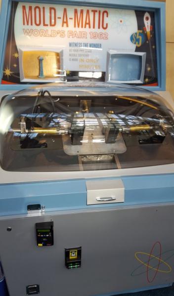 2018-11-27 10.49.27 old souvenier machine.jpg