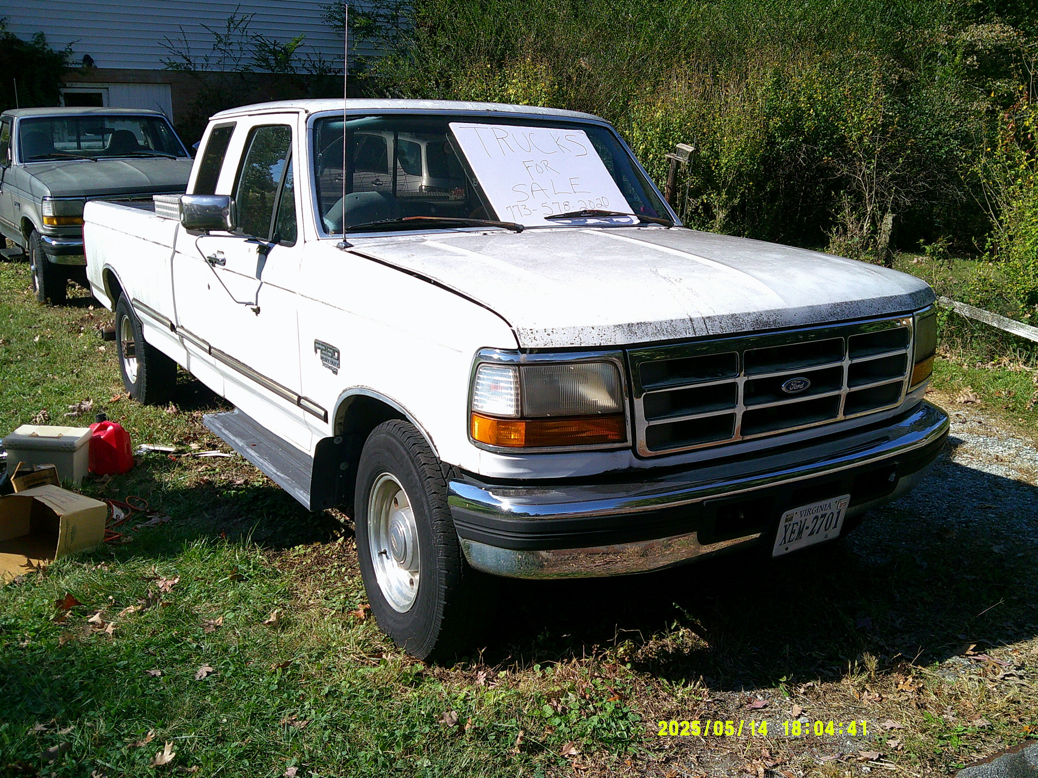 '97 & '93 Ford F250s 003.JPG
