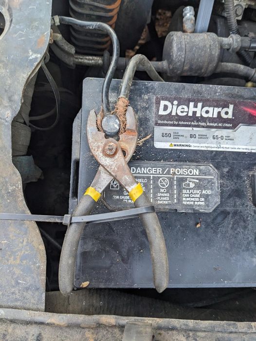 Battery Clamp.jpg