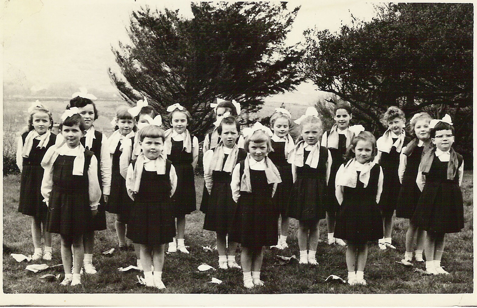 Cahirciveen concert troop.jpg