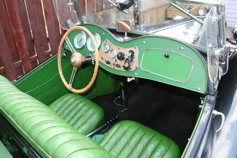 Cockpit.jpg