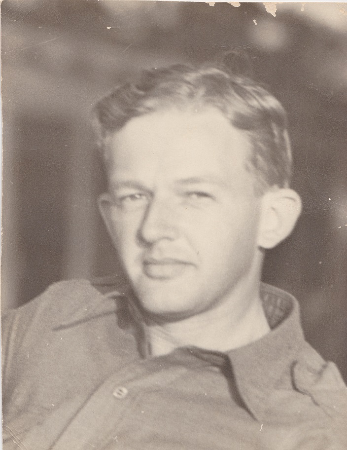 Dad 1944.jpg