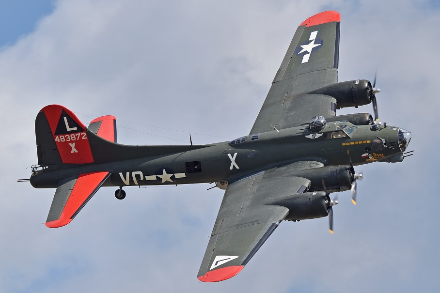 Douglas_B-17G-95-DL_Flying_Fortress.jpg
