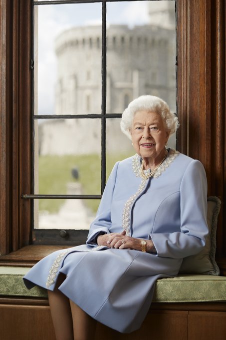 Elizabeth II 2022.jpg