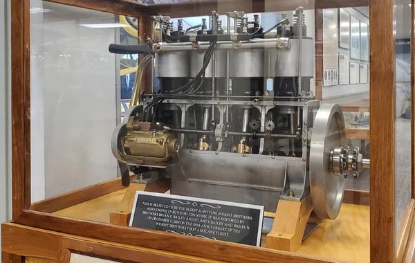 ENGINE_F_Wright_Brothers_Engine.jpg