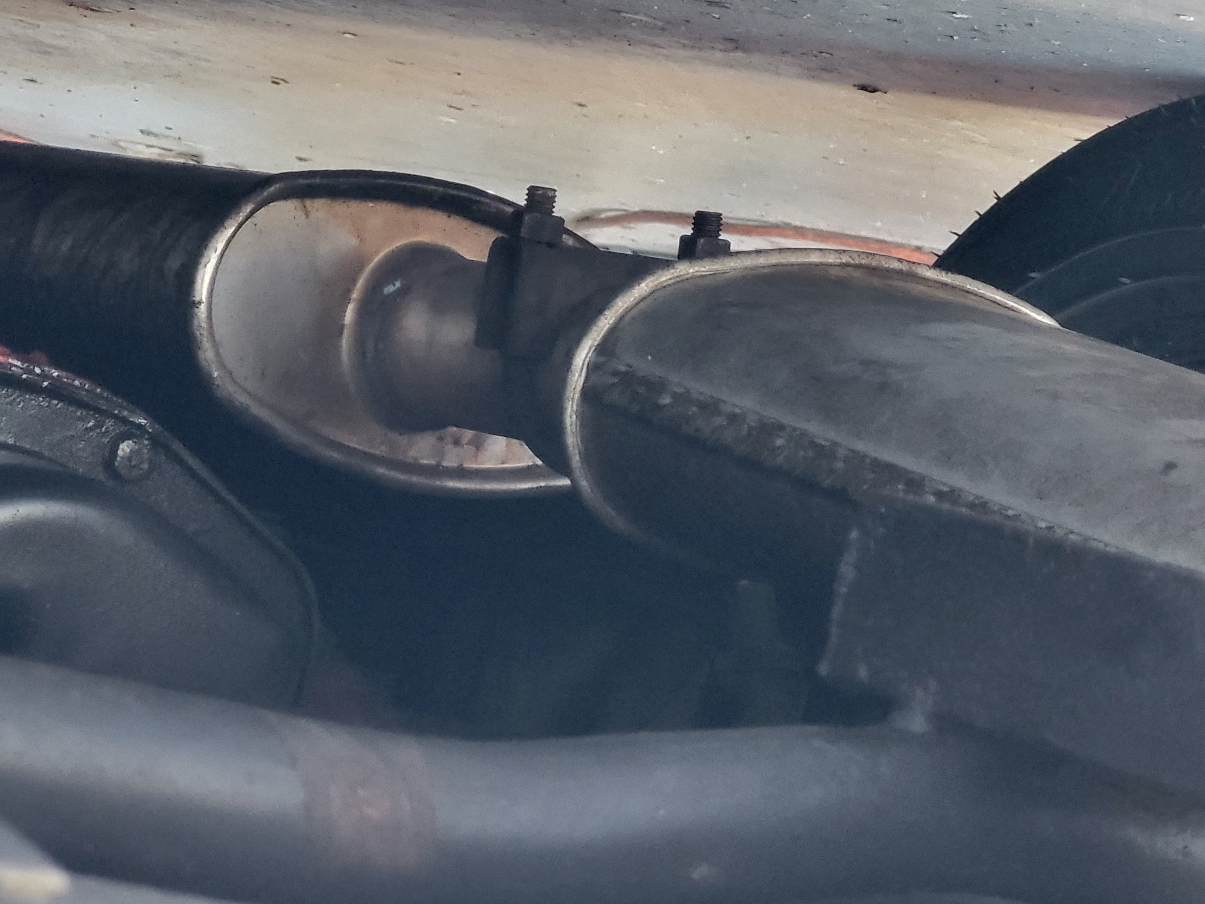 Exhaust 1.jpg