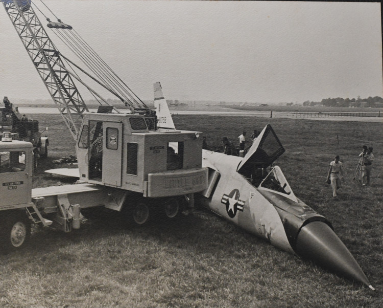 F106plow.jpg