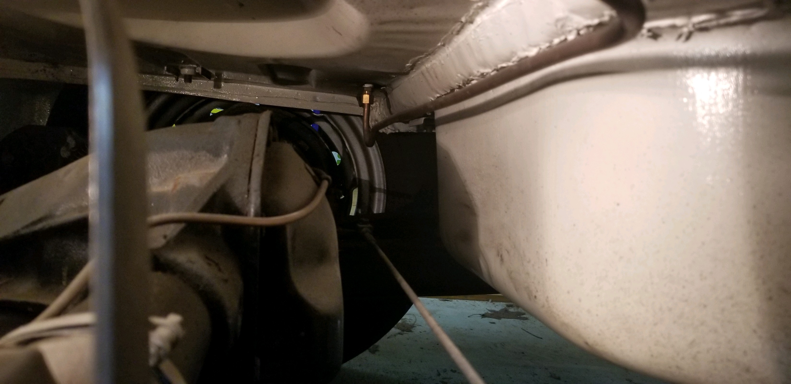 Fuel line tank2.jpg