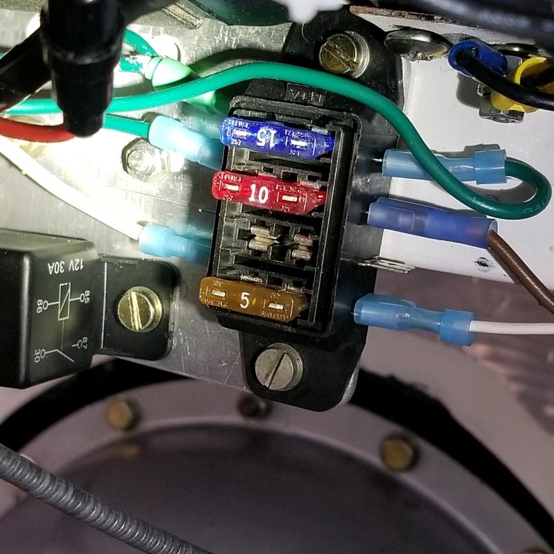 fuse block.jpg