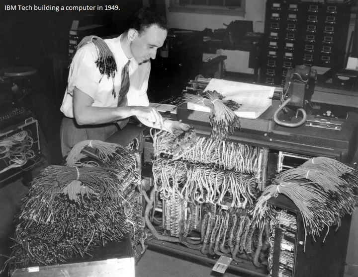 IBM building a computrt in 1949.jpg