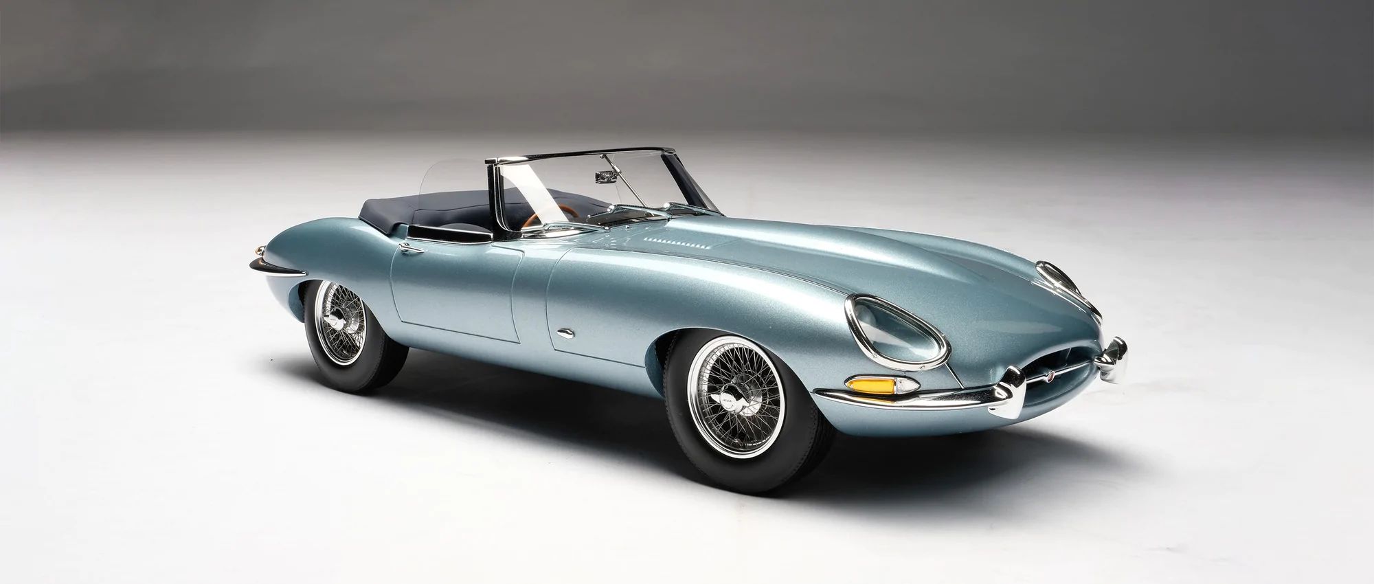 Jaguar E type.jpg