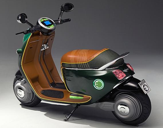 mini-scooter-e-concept-unveiling-agyness-deyn-08.jpg