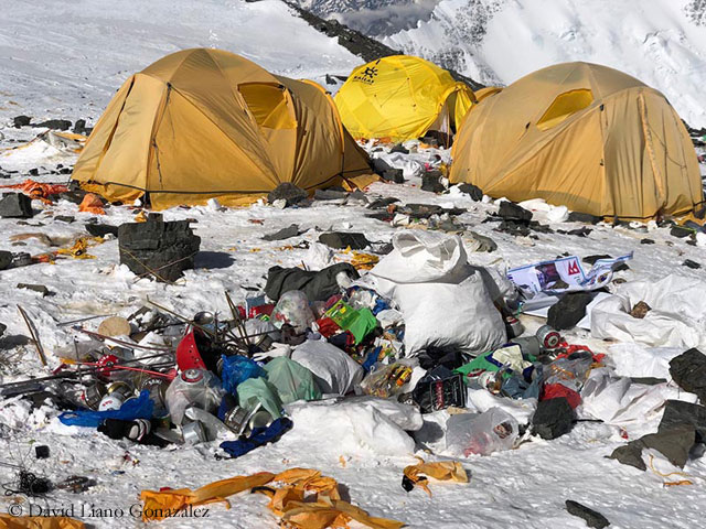 Mt-Everest-waste-03.jpg