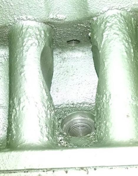 OilLeakStudHole1.jpg