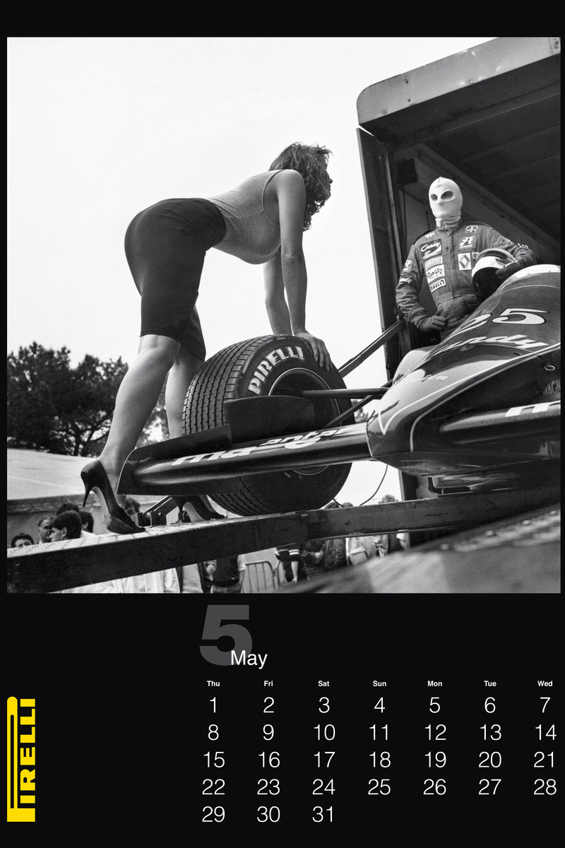 pirelli-helmut-newton1-3421417705.jpg