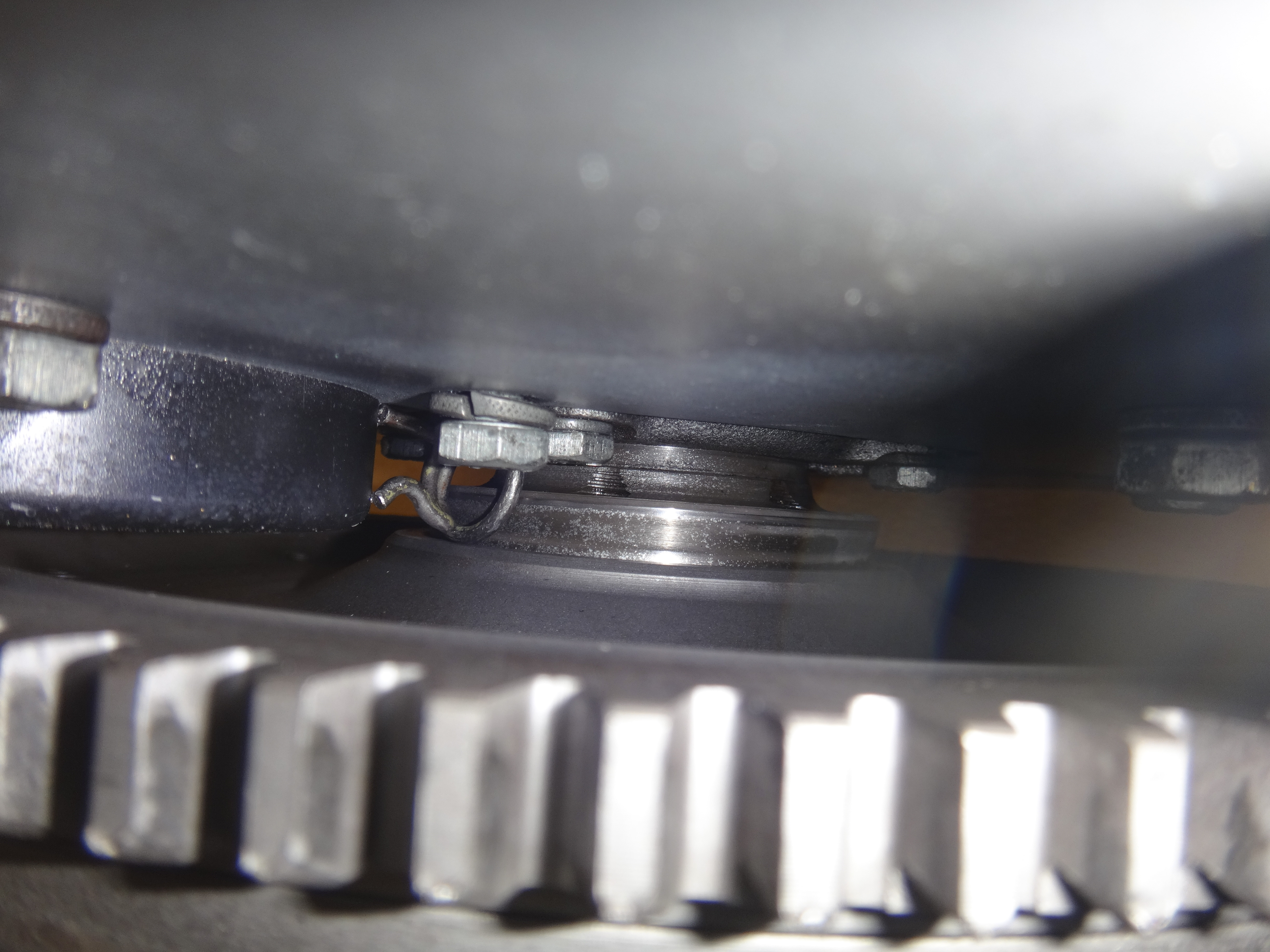 Throw-out bearing clip.jpg