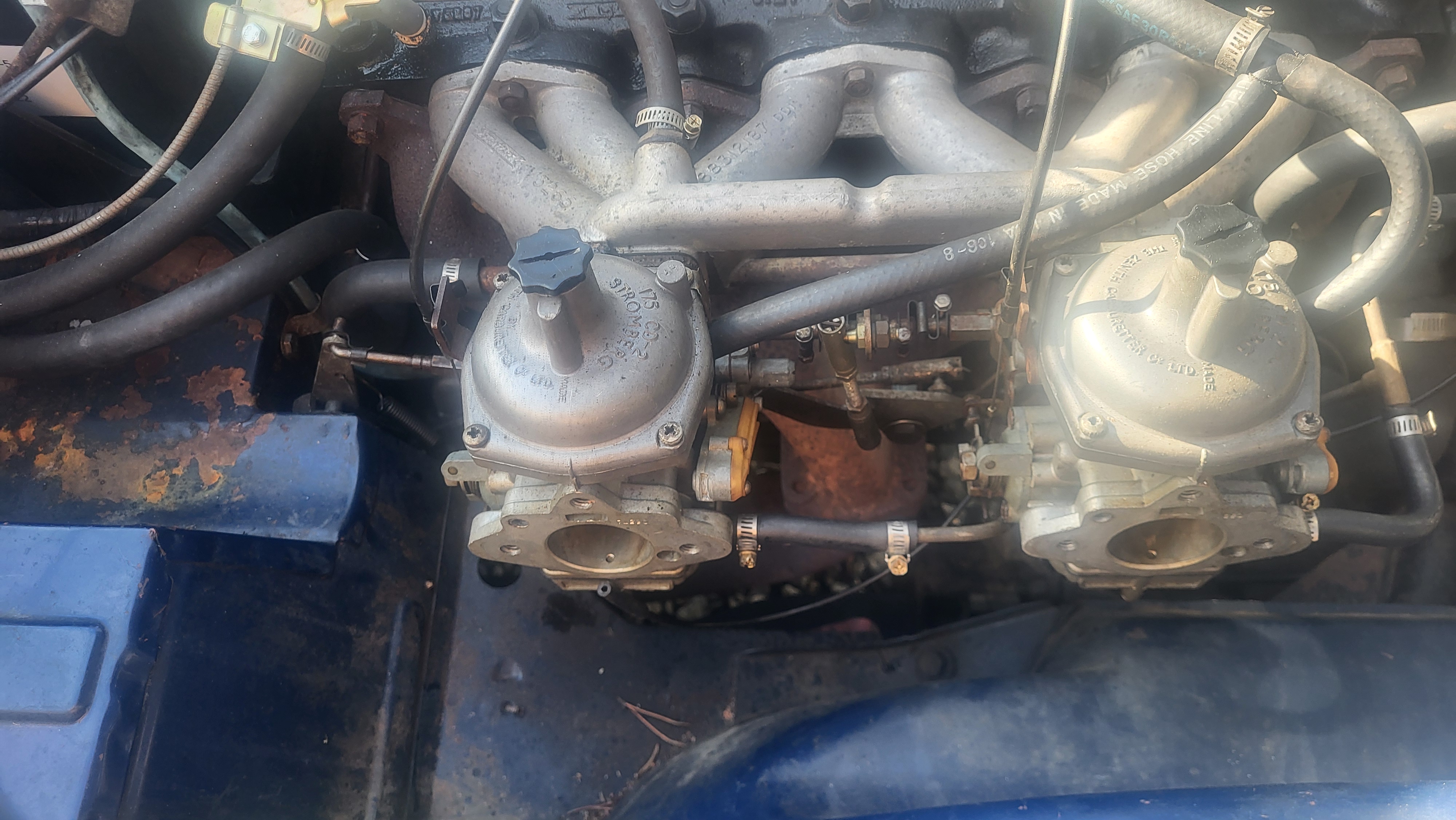 tr6 carbs.jpg