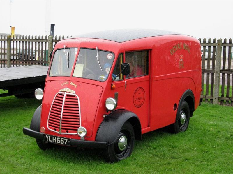 UK PO Van.jpg