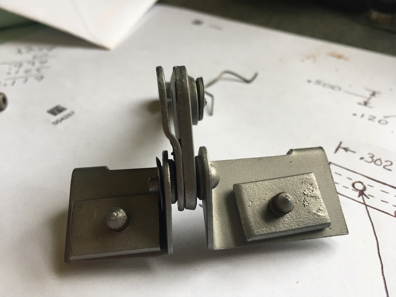 vent lid mechanismoffset bracket.jpg