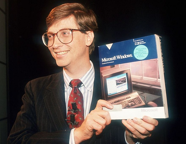 Windows 1.0 - Bill Gates (1985).png