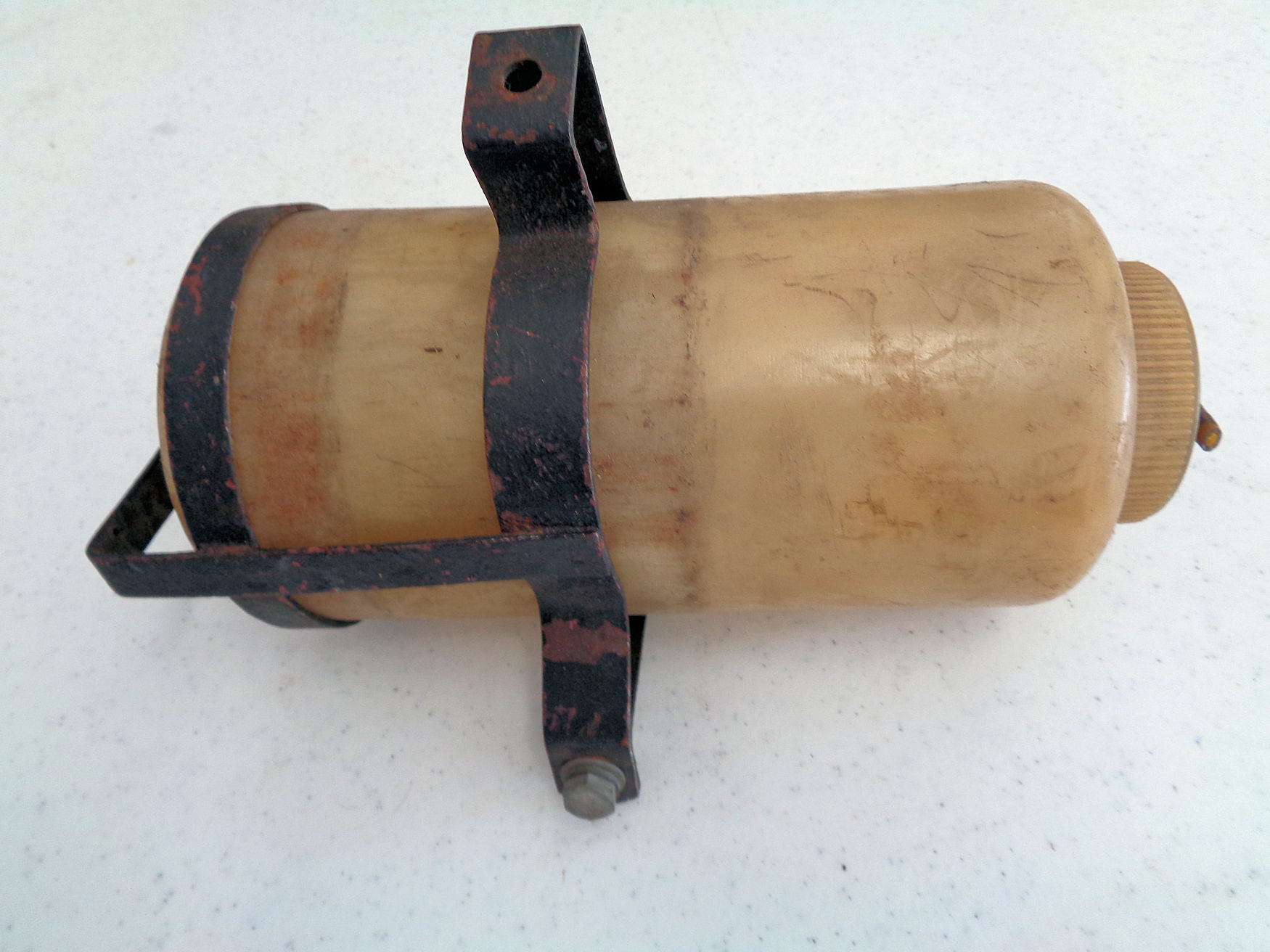 Windsheild Washer Bottle.jpg
