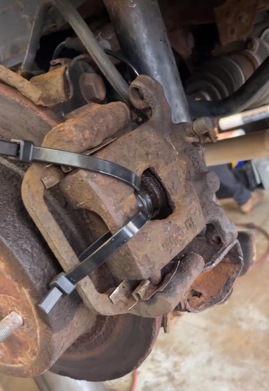 zip ties on brakes.jpg