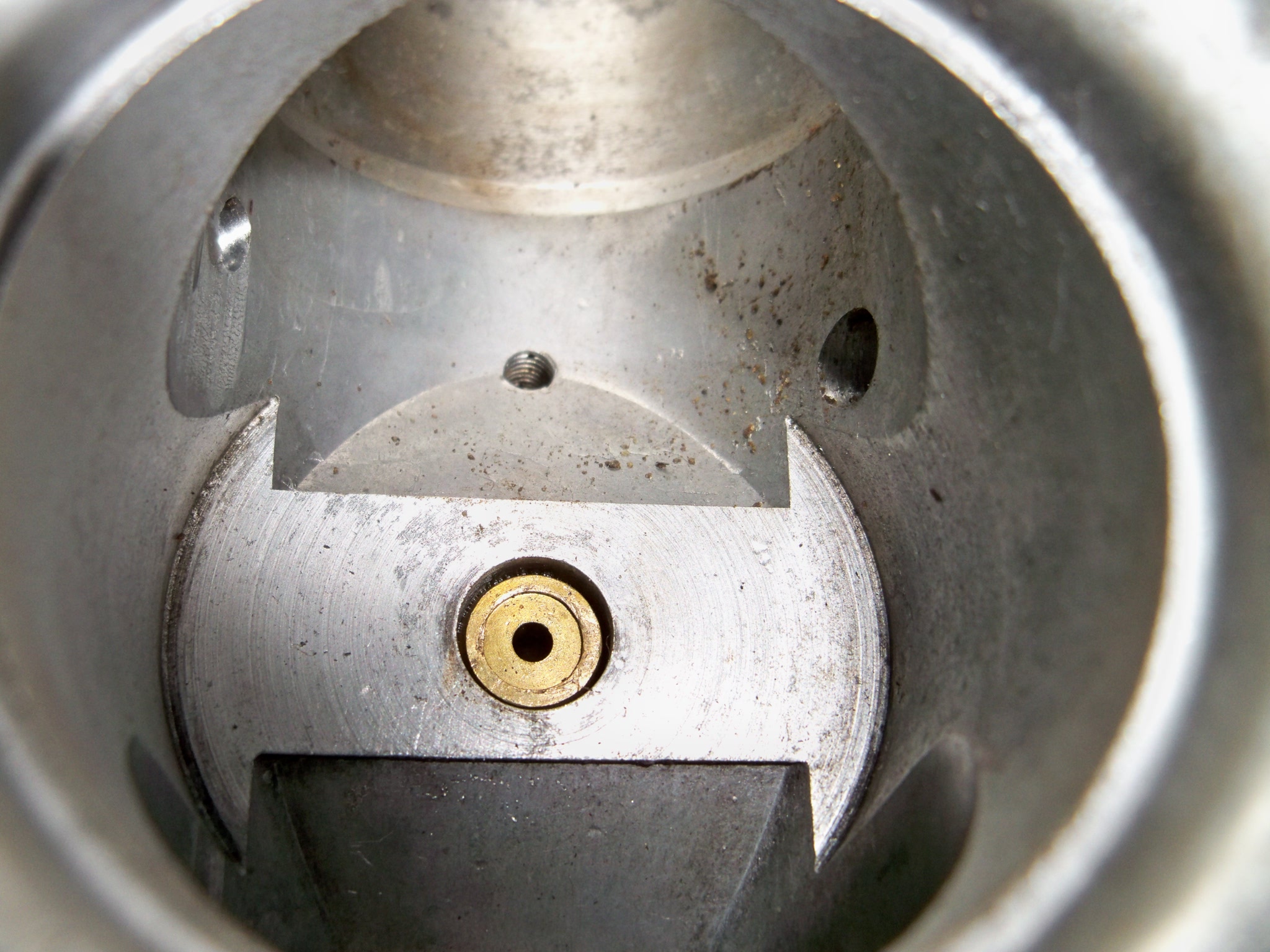 ZS carb bridge and jet 001.JPG