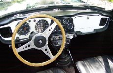 64tr4_dash1.jpg