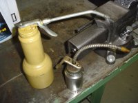 248290-oilcans.jpg