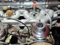Triumph valve cover venting 002 (Medium).jpg