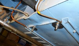 seatbelt center bolts - unpainted.JPG seatbelt center bolts - unpainted.JPG