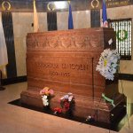 Lincoln Tombstone.jpg Lincoln Tombstone.jpg