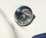 293859-tripodheadlights.jpg