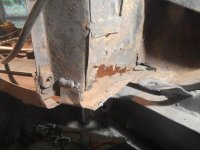 Firewall by transmision tunnel.jpg Firewall by transmision tunnel.jpg