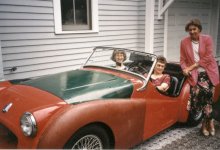 Bettie_and_the_girls.jpg Bettie_and_the_girls.jpg