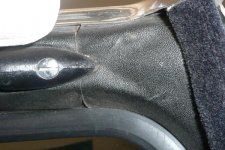 Windscreen Frame Trim UR.JPG