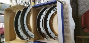 9 Inch brake shoes in box.jpg 9 Inch brake shoes in box.jpg