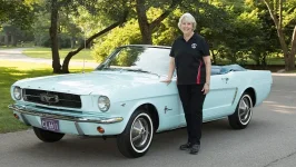 Theres-a-woman-in-Illinois-who-still-drives-the-1964-Ford-Mustang-she-bought-now-back-in-the-...webp