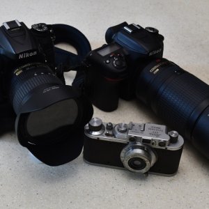 Leica-n-Nikonssm.jpg