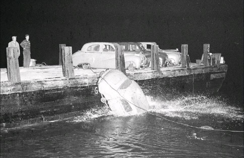 1952 Austins Van bay 0.JPG