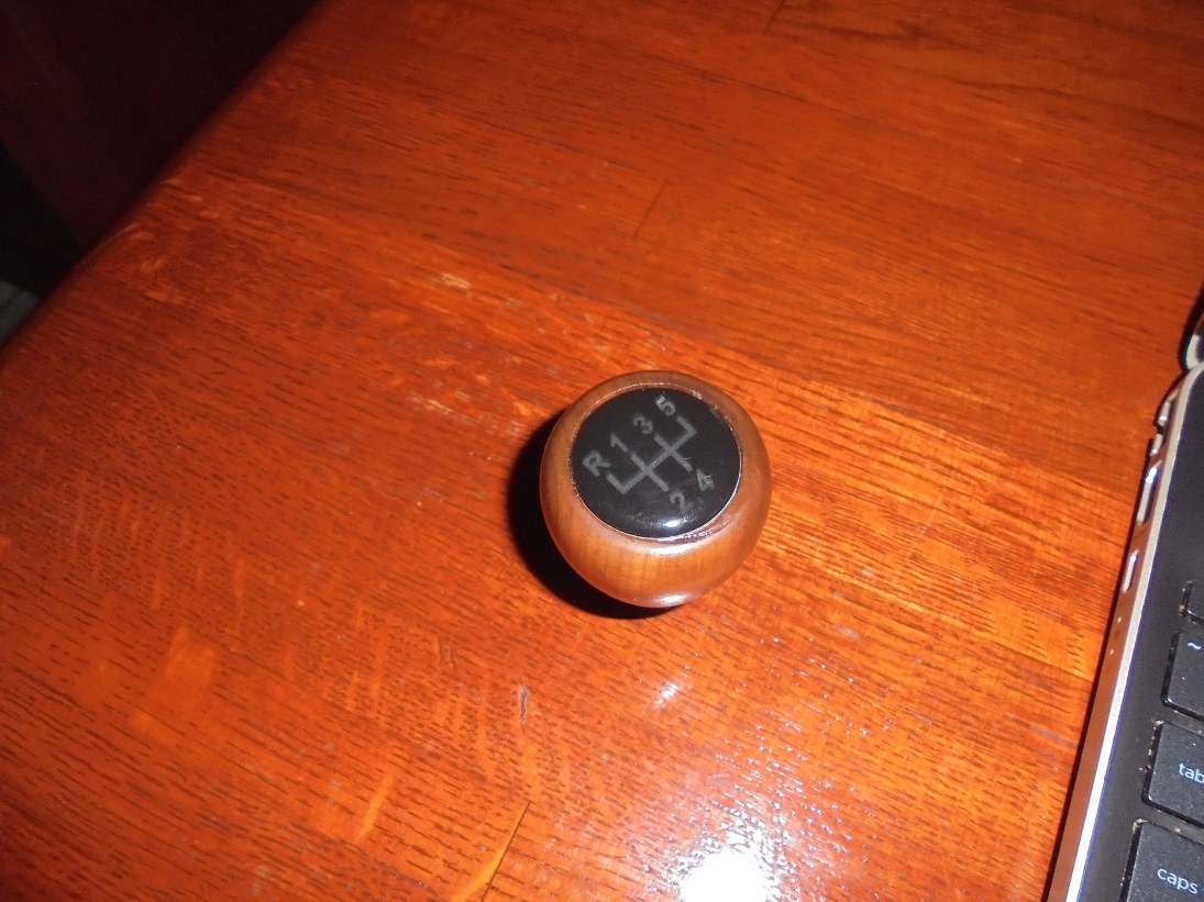5 speed shift knob.jpg