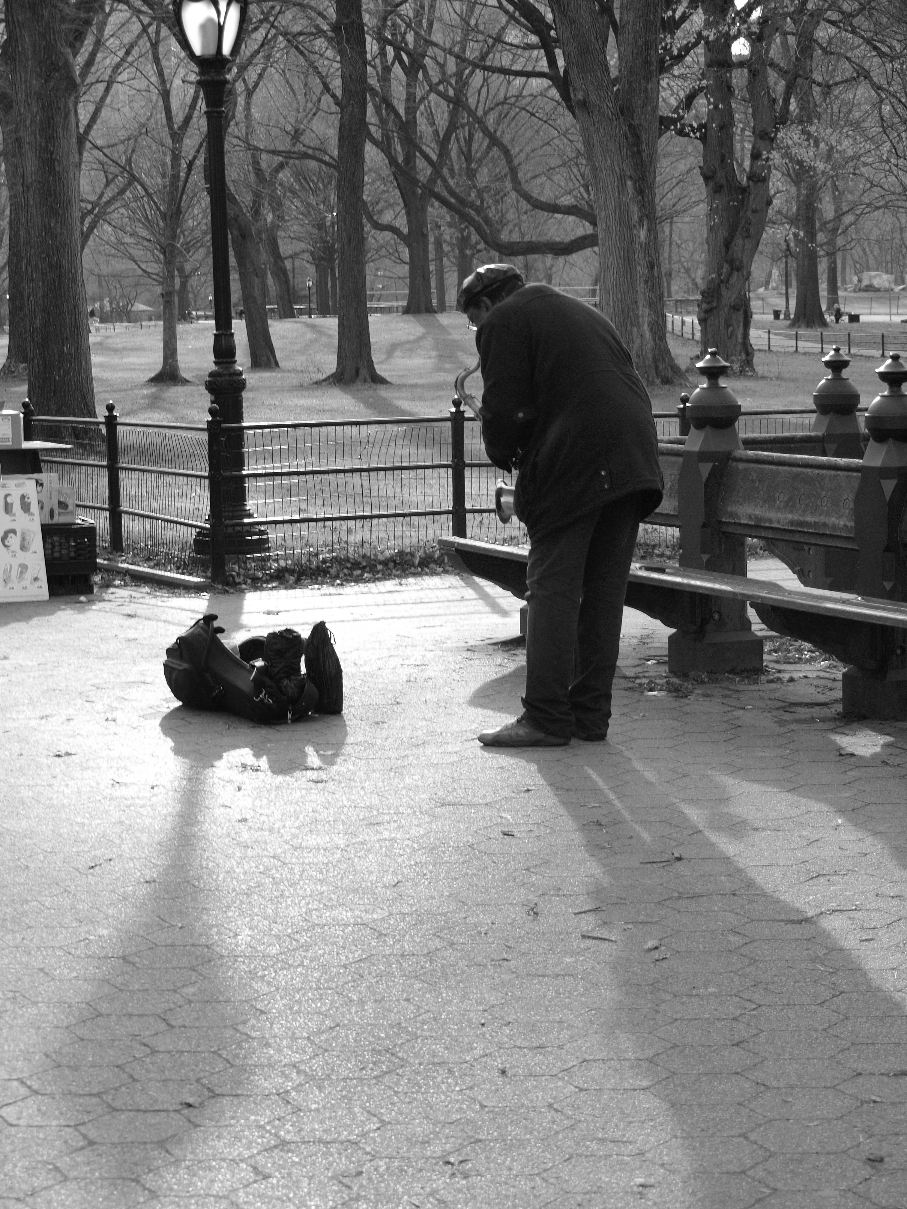 b&w sax player Cent Pk.JPG