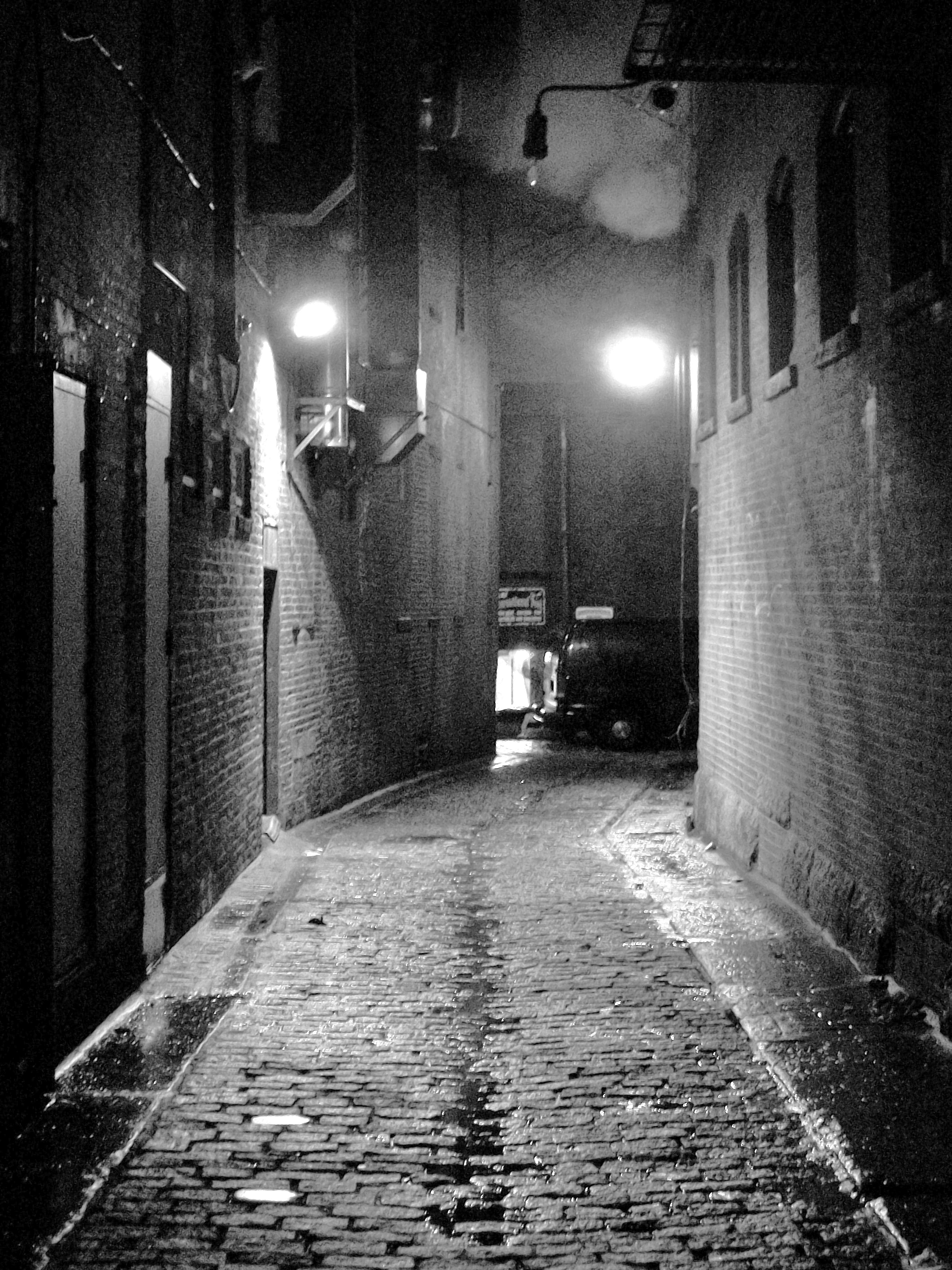 Boston alley.JPG